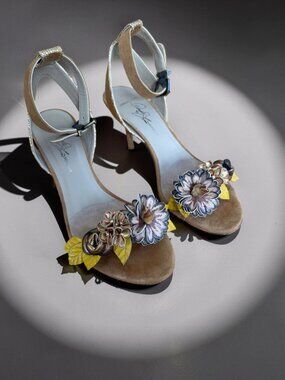 Donald Pliner Open Toe Metallic and Suede with Floral Embellishment - Size 8.5 M